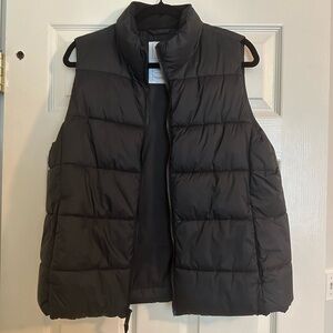 Gap Black Puffer Vest Size L